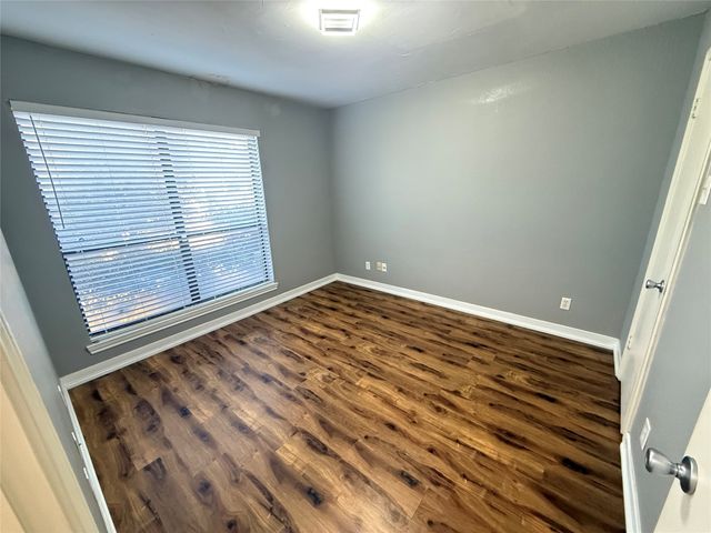 5840 Spring Valley Road 205, Dallas, TX 75254