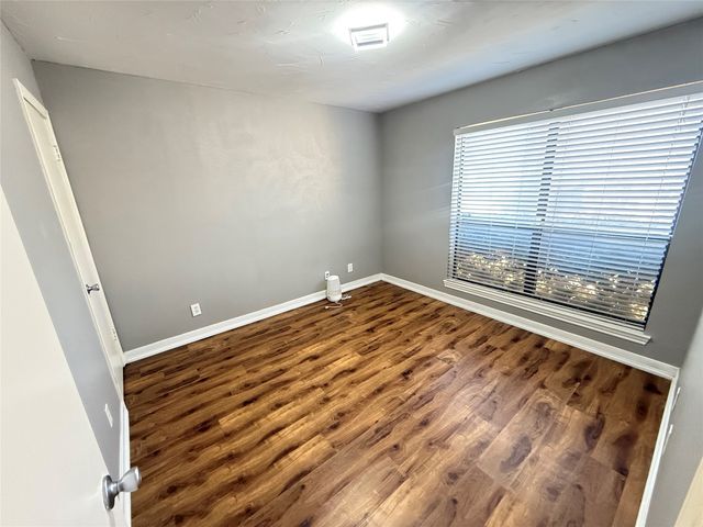 5840 Spring Valley Road 205, Dallas, TX 75254