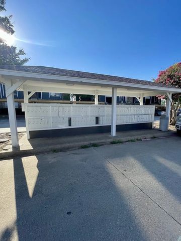 5840 Spring Valley Road 205, Dallas, TX 75254