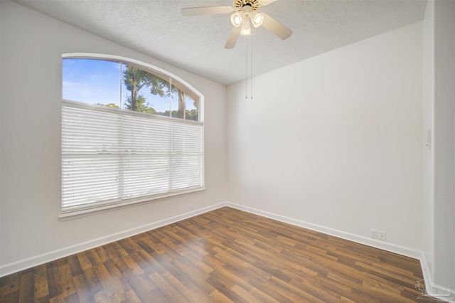 3149 Marcus Pointe Blvd, Pensacola, FL 32505