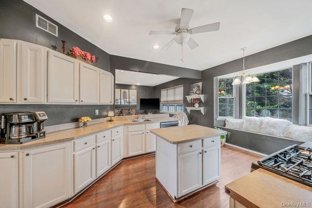 120 Cranberry Court, Melville, NY 11747