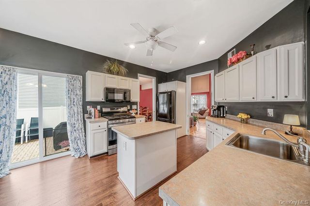 120 Cranberry Court, Melville, NY 11747