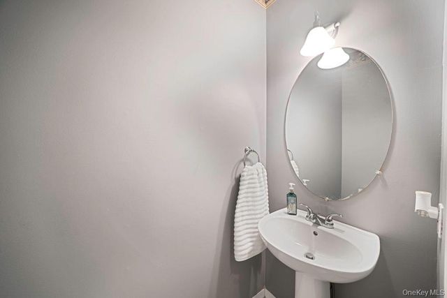 120 Cranberry Court, Melville, NY 11747