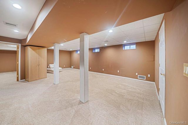 120 Cranberry Court, Melville, NY 11747