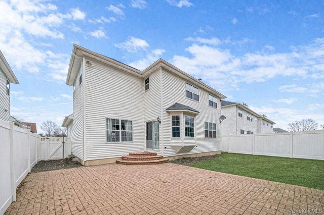 120 Cranberry Court, Melville, NY 11747