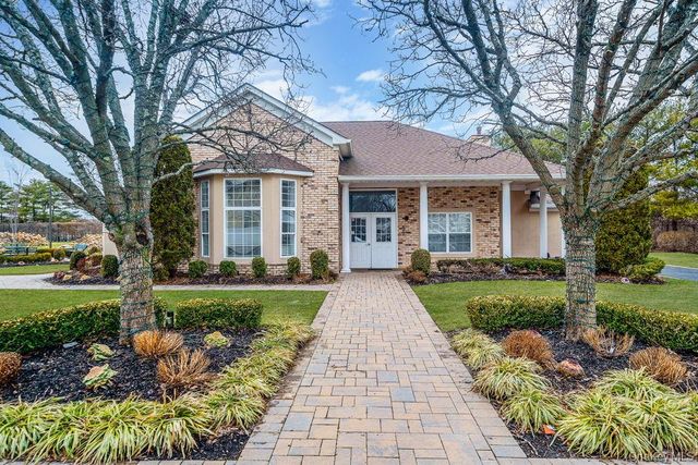 120 Cranberry Court, Melville, NY 11747