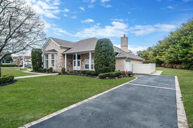 120 Cranberry Court, Melville, NY 11747