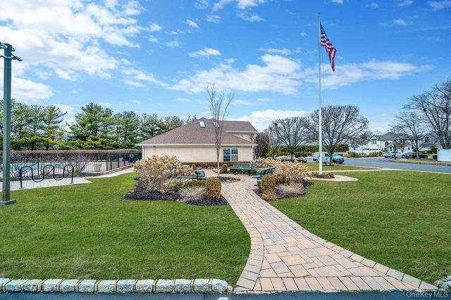 120 Cranberry Court, Melville, NY 11747