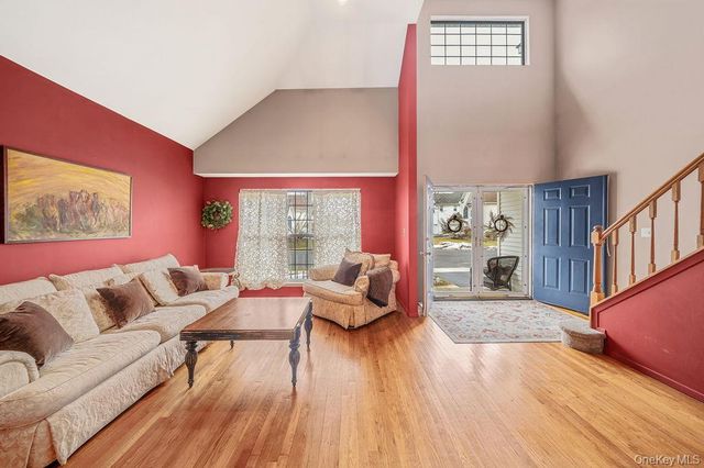 120 Cranberry Court, Melville, NY 11747