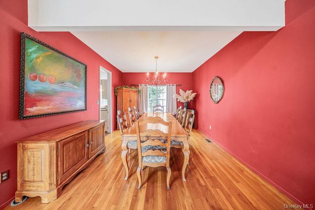 120 Cranberry Court, Melville, NY 11747