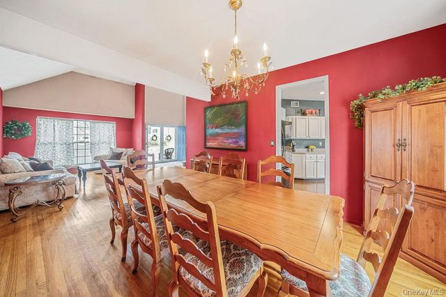 120 Cranberry Court, Melville, NY 11747