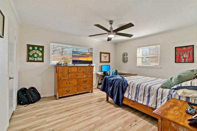 620 Twin Oaks Place, Paris, TX 75460