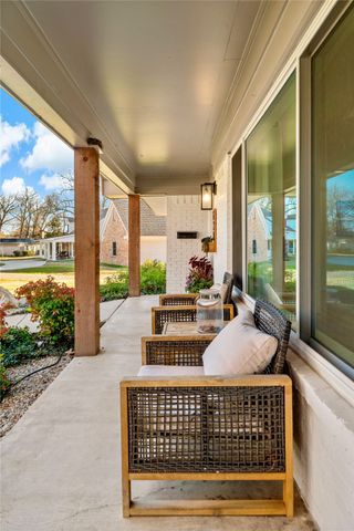 620 Twin Oaks Place, Paris, TX 75460