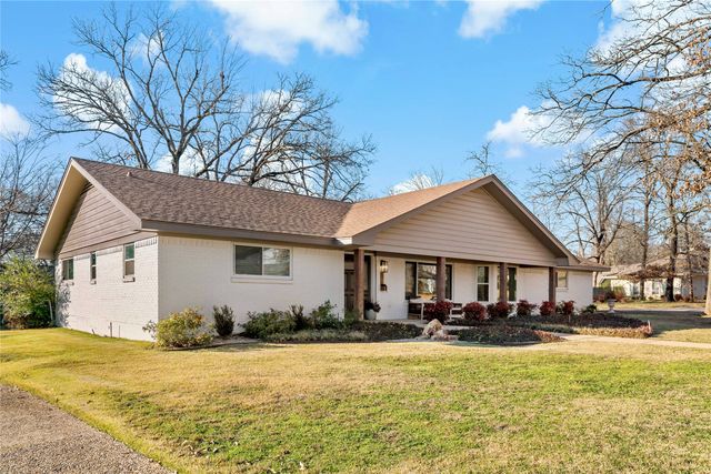 620 Twin Oaks Place, Paris, TX 75460