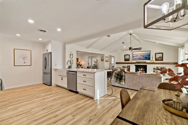 620 Twin Oaks Place, Paris, TX 75460