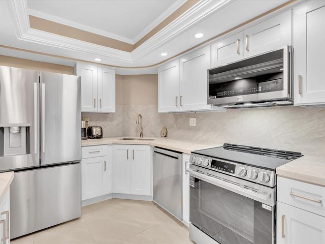3300 NE 36th Street 302, Fort Lauderdale, FL 33308