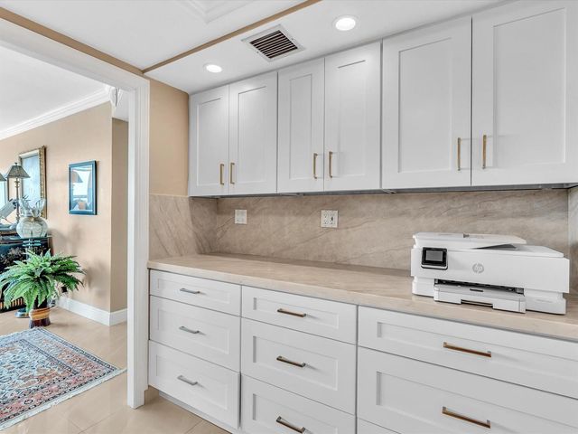 3300 NE 36th Street 302, Fort Lauderdale, FL 33308