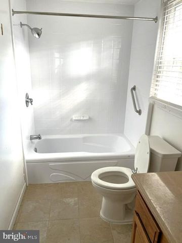 6402 WOODLAND AVE, Pennsauken, NJ 08110