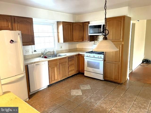 6402 WOODLAND AVE, Pennsauken, NJ 08110