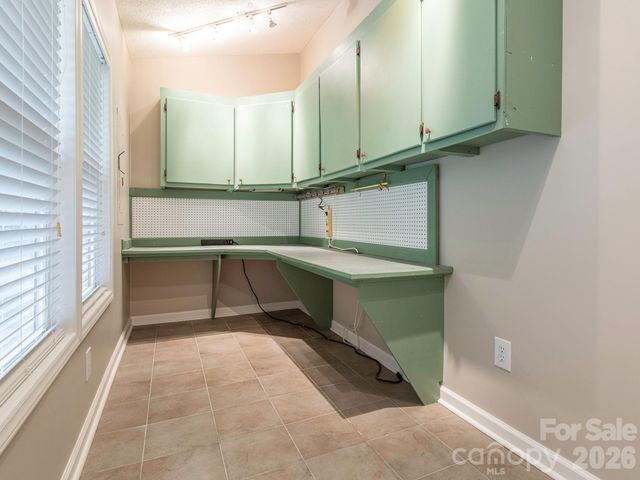 1005 Kenilworth Court NW, Concord, NC 28027