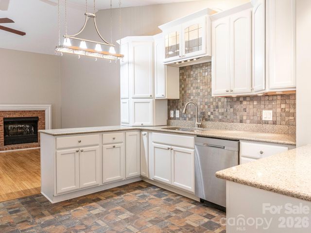 1005 Kenilworth Court NW, Concord, NC 28027