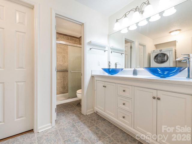 1005 Kenilworth Court NW, Concord, NC 28027