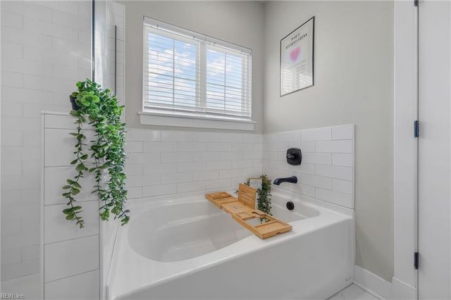 204 McCormick DR, Suffolk, VA 23434