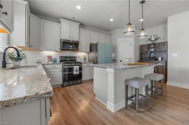 204 McCormick DR, Suffolk, VA 23434