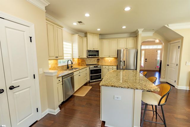 10 Alister Drive, Greenville, SC 29607