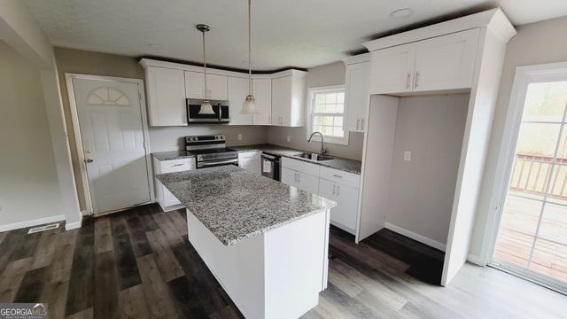 595 Lakeridge Drive SE, Conyers, GA 30094