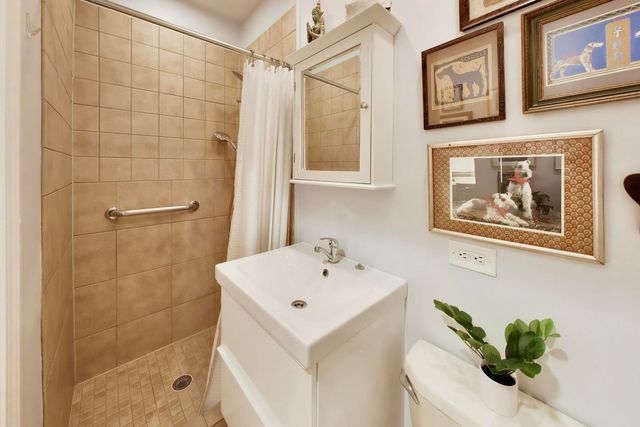 1324 W Albion Avenue 1E, Chicago, IL 60626