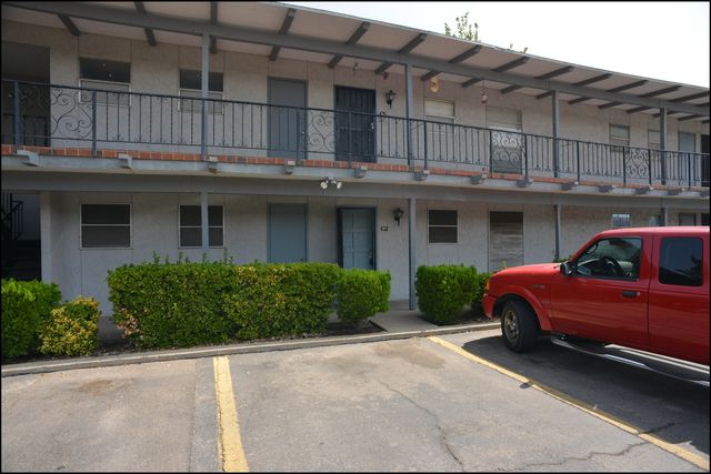 6700 Escondido Drive C2, El Paso, TX 79912