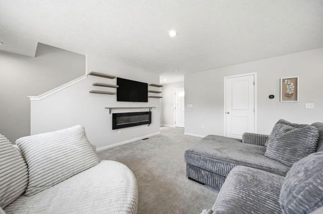 8577 Gable Loop, Canal Winchester, OH 43110