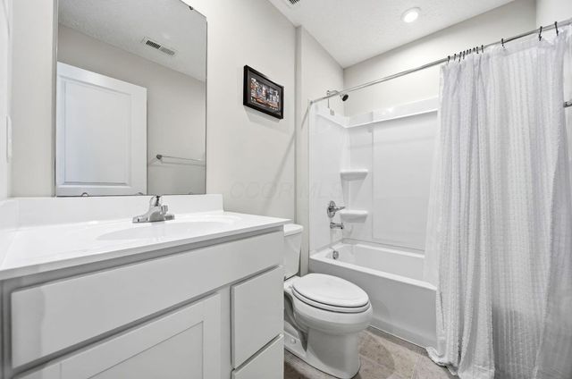 8577 Gable Loop, Canal Winchester, OH 43110