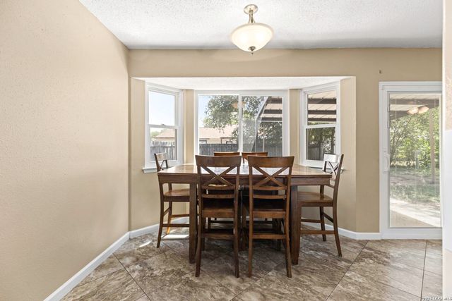 5346 Binz Engleman, Kirby, TX 78219