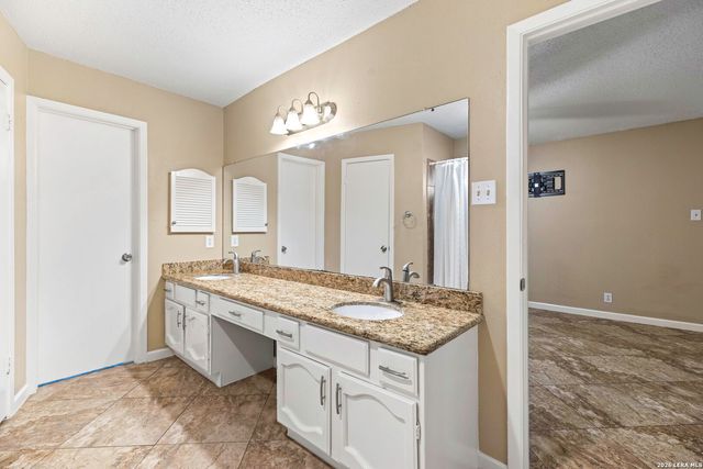 5346 Binz Engleman, Kirby, TX 78219