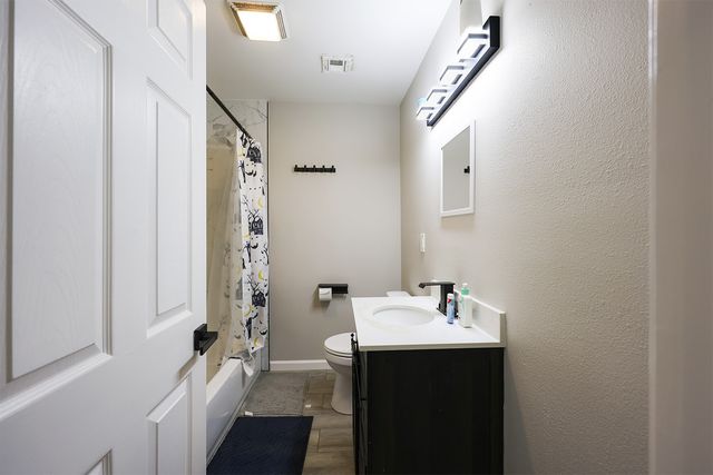 5045 E Admiral Boulevard, Tulsa, OK 74115