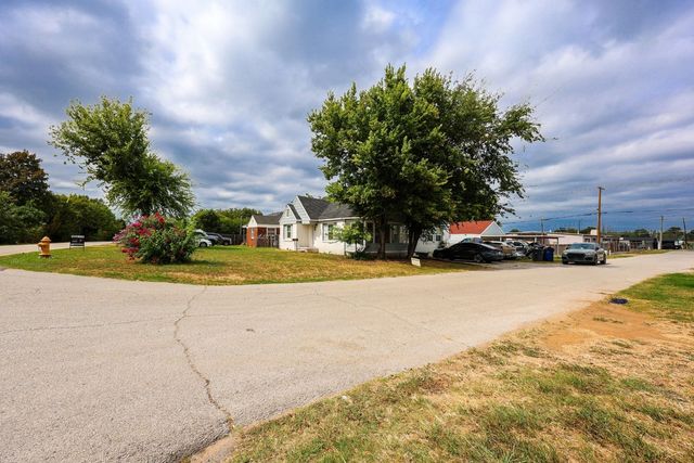 5045 E Admiral Boulevard, Tulsa, OK 74115