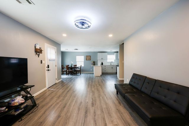 5045 E Admiral Boulevard, Tulsa, OK 74115