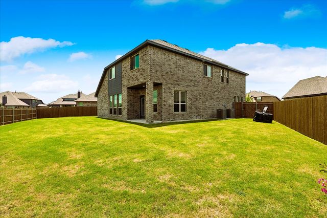 10705 Stanhope Drive, Fort Worth, TX 76036