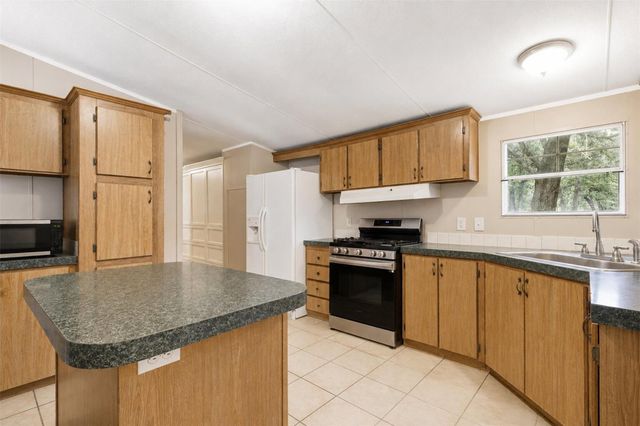 15648 S Tram Road, Splendora, TX 77372