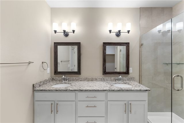 830 NE Heights Lane, Bentonville, AR 72712
