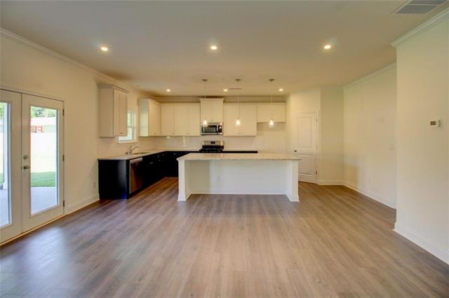 41 Woodland Road, Covington, GA 30016