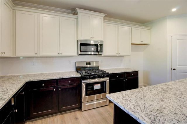 41 Woodland Road, Covington, GA 30016