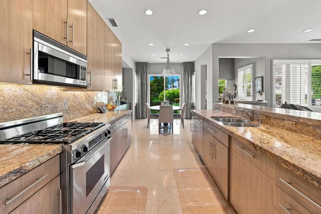 110 Lakefront Way, Rancho Mirage, CA 92270