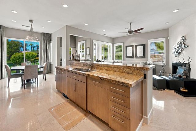 110 Lakefront Way, Rancho Mirage, CA 92270