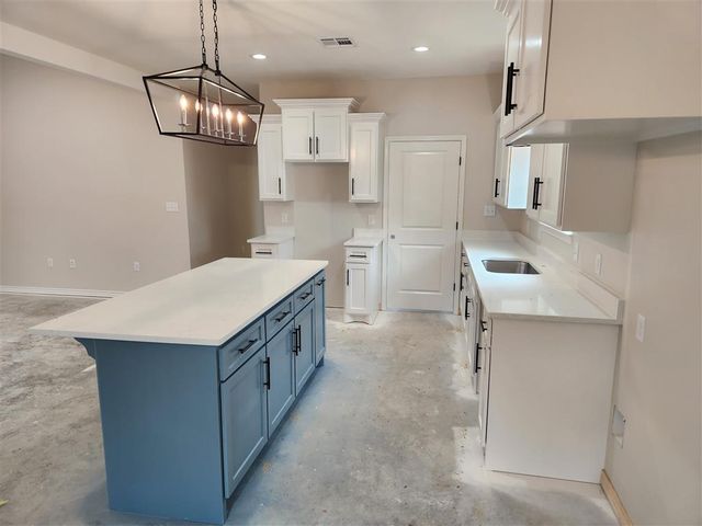 609 Lewis Street, Sulphur, LA 70663