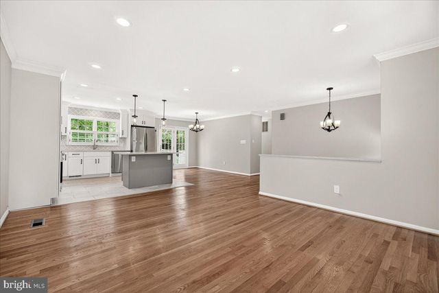 11905 HUNTERS LN, Rockville, MD 20852