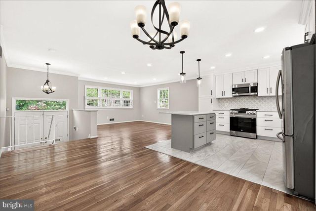 11905 HUNTERS LN, Rockville, MD 20852