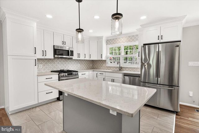 11905 HUNTERS LN, Rockville, MD 20852